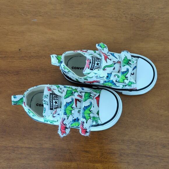 Converse Kids' Chuck Taylor All Star 2v Leather Low Top SneakerToddler 6 - Picture 4 of 5